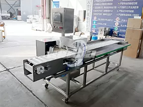 Máquina automática para brochetas de carne
