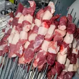 Brochetas de cordero