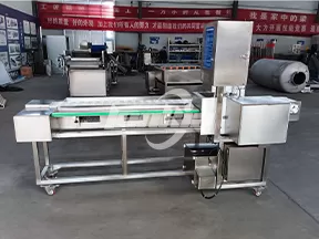 Máquina automática para brochetas de carne