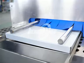 Máquina lavadora de bandejas